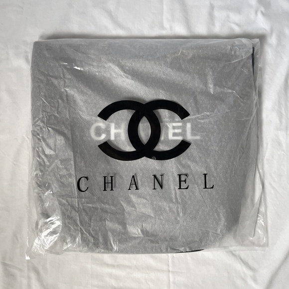 NewChanel Canvas Tote Gold Chain Strap VIP - Picture 12 of 13